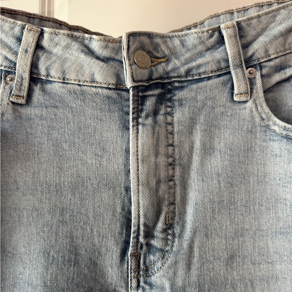 Old Navy Classic Blue Jeans - Picture 2 of 5